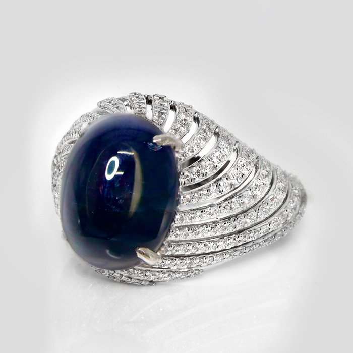 Ingen mindstepris - Ring - 14 karat Hvidguld -  8.47ct. tw. Safir - Diamant - IGI 7,37 ct blå