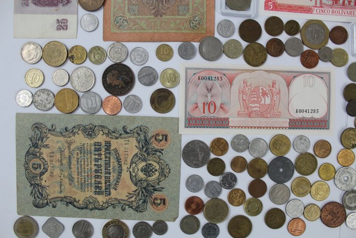 Verden. Lot of coins and banknotes. Different countries and periods  (Ingen mindstepris)