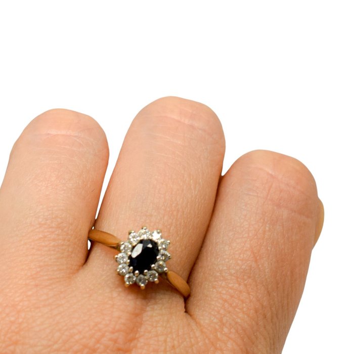 Ingen mindstepris - Ring - 9 kt. Gulguld -  0.60ct. tw. Safir - Blomster klynge halo ring