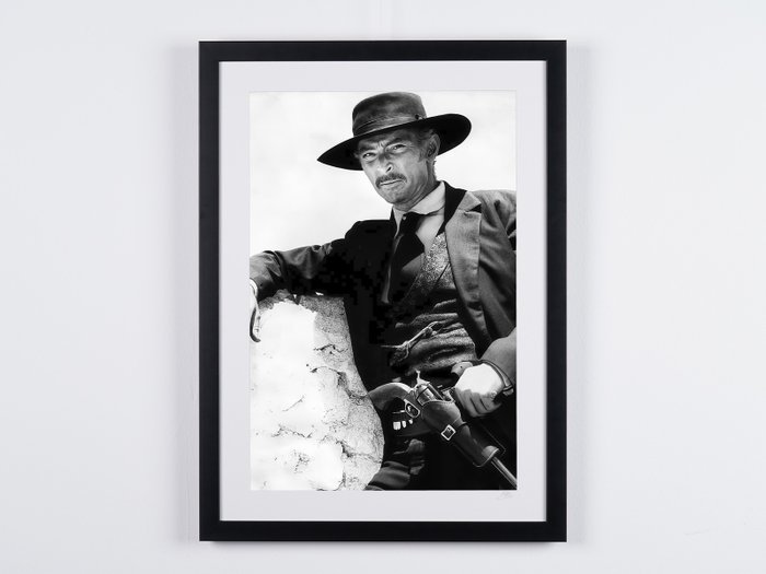 For a Few Dollars More - Lee Van Cleef as "Colonel Mortimer" - Fine Art Photography - Luxury Wooden Framed 70X50 cm - Limited Edition Nr 05 of 50 - Serial ID 15604 - Original Certificate (COA) Hologram Logo Editor and QR Code - 100% New items