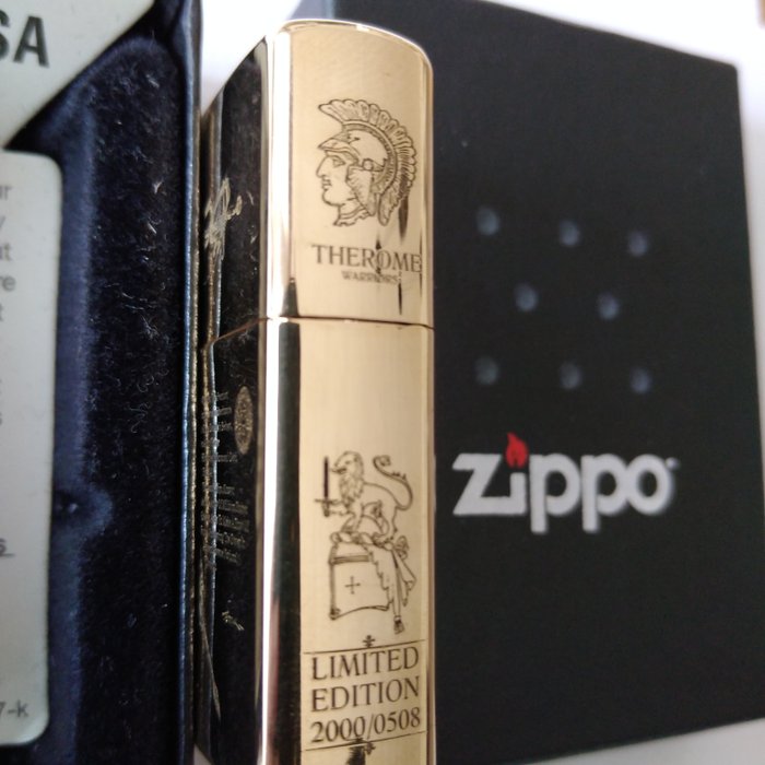 Zippo - Ltd. Edition - The Rome Warriors - armor case - golden brass - Lommelighter - Stål (rustfrit)