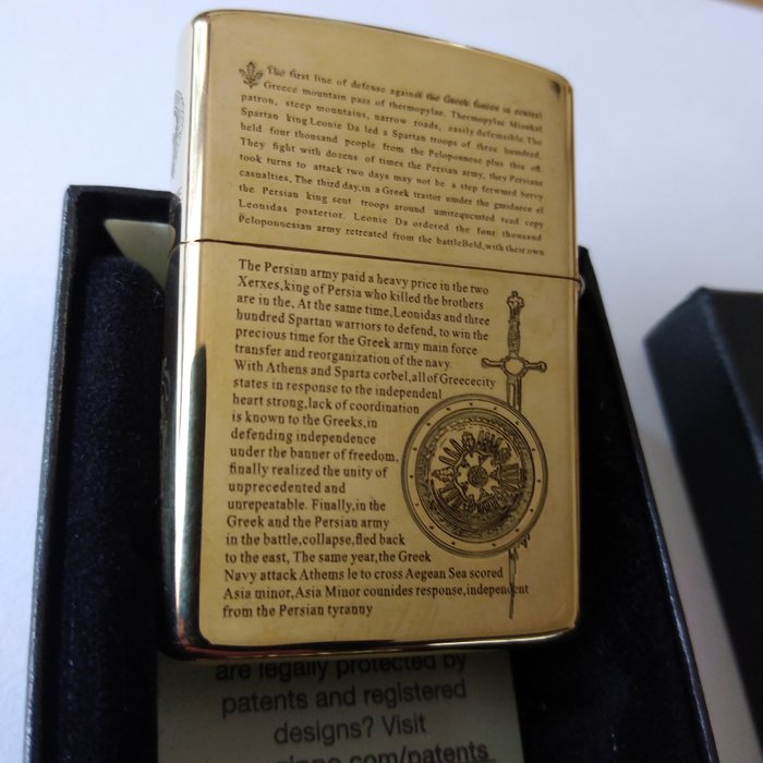 Zippo - Ltd. Edition - The Rome Warriors - armor case - golden brass - Lommelighter - Stål (rustfrit)