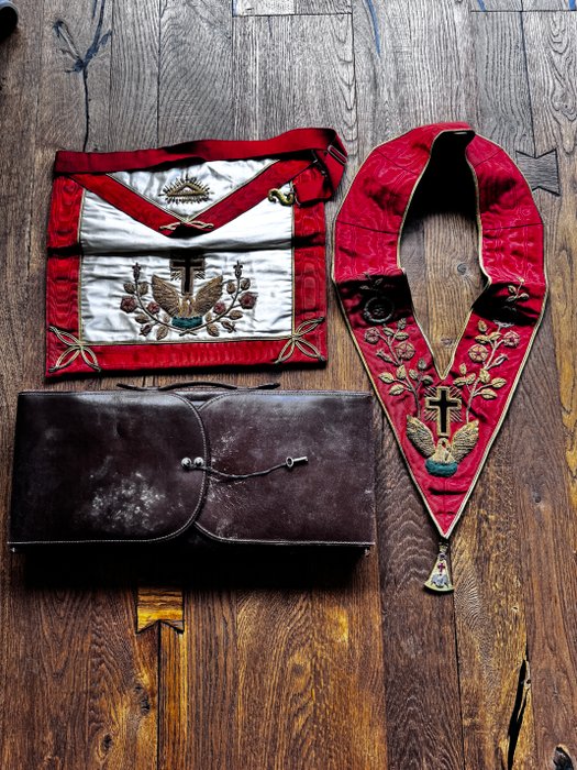 Storbritannien - Medalje - Circa 1890 Masonic Prince Rose Croix 18th Degree Set(5) Sash  Apron Jewels Leather Pouch - 1890