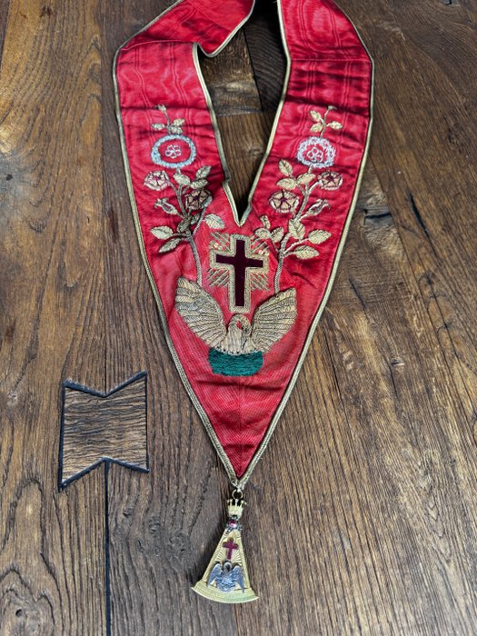 Storbritannien - Medalje - Circa 1890 Masonic Prince Rose Croix 18th Degree Set(5) Sash  Apron Jewels Leather Pouch - 1890