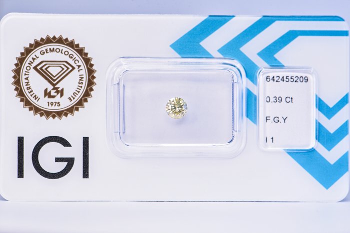 Ingen mindstepris - 1 pcs Diamant  (Naturfarvet)  - 0.39 ct - Rund - Fancy Grønlig Gul - I1 - International Gemological Institute (IGI)