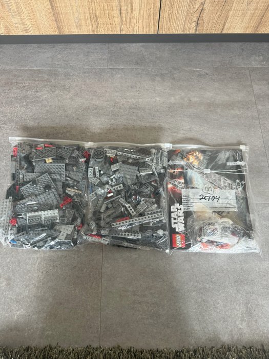 Lego - 75104 - 75104 Kylo Ren Command Shuttle