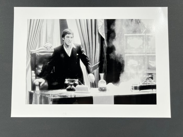 Scarface (1983) - Al Pacino as "Tony Montana" - 1983 - Collector Image - Size 42x30 cm - 100% new - Gallery Stamp  - Never Exposed - Baryta - Flat shipped ! - No carton tube - Ready to Frame size A3 42x30 cm