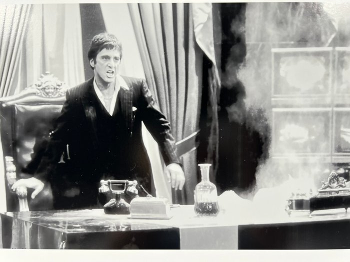 Scarface (1983) - Al Pacino as "Tony Montana" - 1983 - Collector Image - Size 42x30 cm - 100% new - Gallery Stamp  - Never Exposed - Baryta - Flat shipped ! - No carton tube - Ready to Frame size A3 42x30 cm