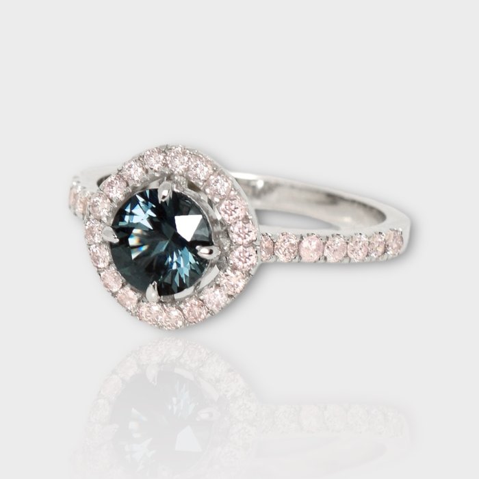 Ingen mindstepris - Ring - 14 karat Hvidguld -  1.45ct. tw. Spinel - Diamant - GCI 1.01 Vivid Blue