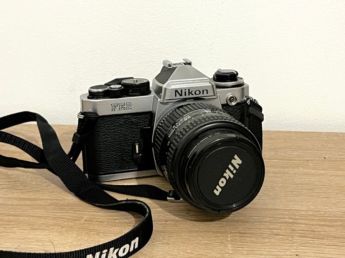 Nikon FE2 + Nikkor 28-70mm + Zoom 70-210mm | Reflekskamera med enkelt linse (SLR)