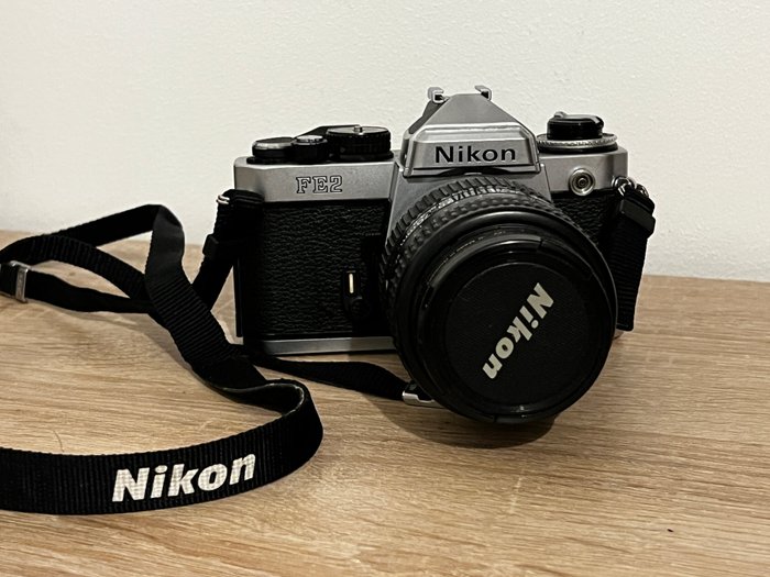 Nikon FE2 + Nikkor 28-70mm + Zoom 70-210mm | Reflekskamera med enkelt linse (SLR)