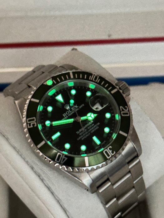 Rolex - Submariner Date - Ingen mindstepris - 16610 - Mænd - 2000