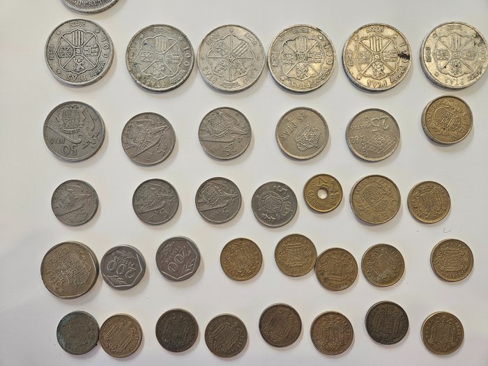 Spanien. Lot of 36 coins incl.: 6x 100 Pesetas + 5 Pesetas 1884  (Ingen mindstepris)