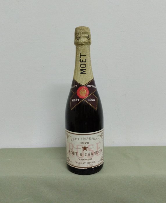 1975 Moët  Chandon Rosé Brut Imperial - Épernay Brut - 1 Flasker (075 L)