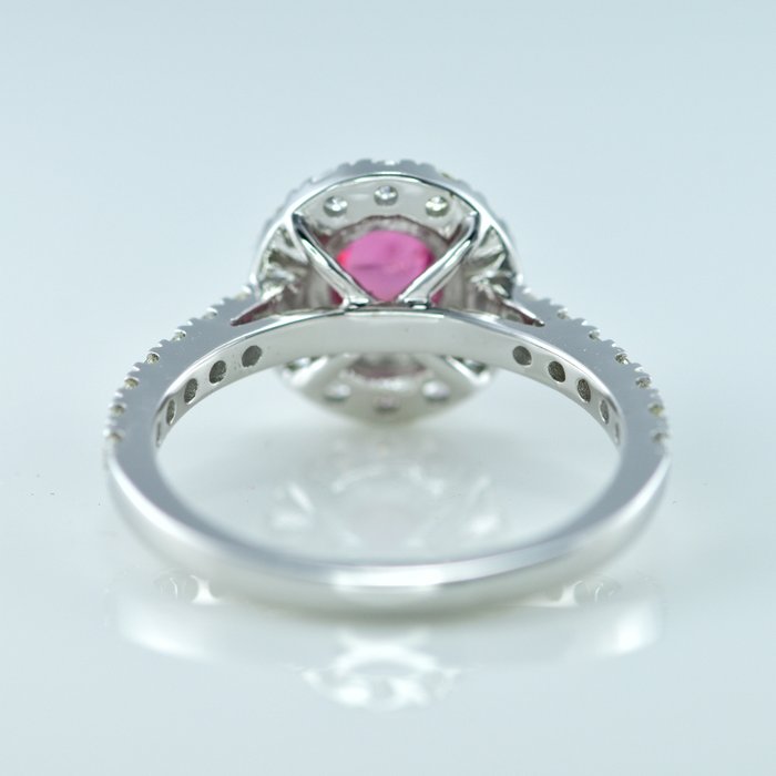 Ring - 14 karat Hvidguld -  2.23ct. tw. Spinel - Diamant - Burma Spinel Ring