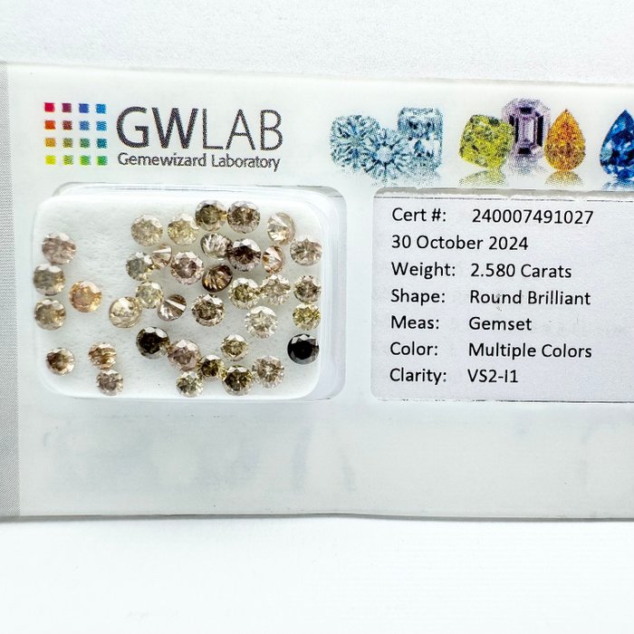 Ingen mindstepris - 37 pcs Diamant  (Naturfarvet)  - 2.58 ct - Rund Blandede farver - I1, SI1, SI2, SI3, VS2 - Gemewizard Gemological Laboratory (GWLab)