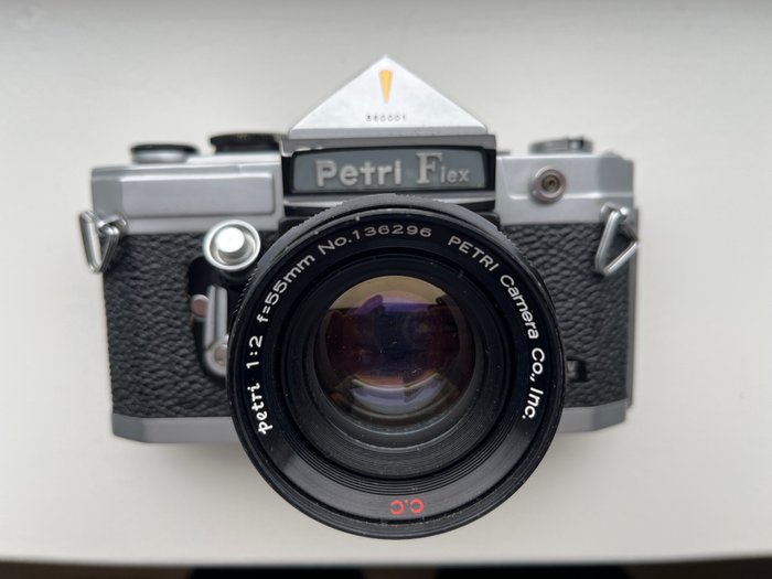 Petri Flex V / 55mm 1:2 Analogt kamera