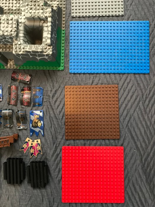 Lego - 100’s Rare and expensive LEGO parts - Holland