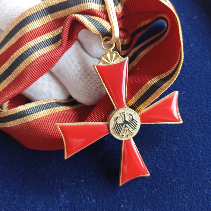 Tyskland - Belønning - Order of Merit, Commander Class