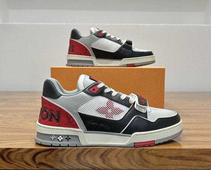 Louis Vuitton - Sneakers