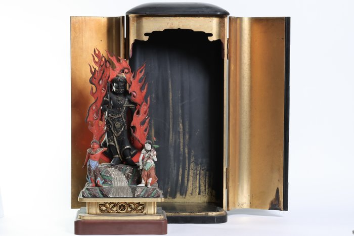 Statue of Fudo Myoo Triad 不動三尊 with Gyokugan 玉眼 with Zushi Altar Cabinet - Skulptur Træ - Japan - Meiji-perioden (1868-1912)