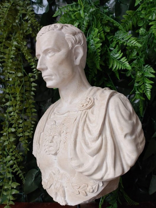 Skulptur, Busto di Giulio Cesare - 47 cm - marmorstøv