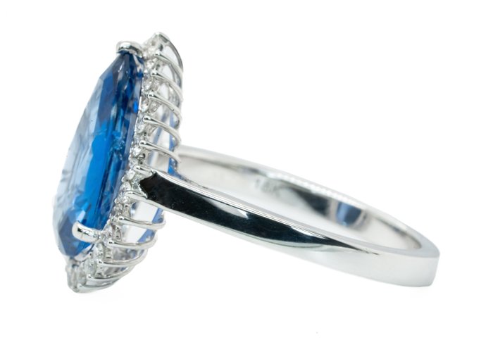 Ring - 18 kraat Hvidguld Rich Blue (Ceylon) -  414ct tw Safir - Diamant - 028ct -SI-I1