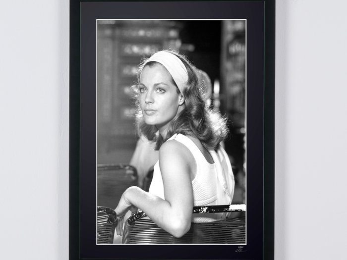 Les choses de la vie 1970 - Romy Schneider - Fine Art Photography - Luxury Wooden Framed 70X50 cm  - Limited Edition Nr 03 of 30 - Serial ID - Original Certificate (COA), Hologram Logo Editor and QR Code - 100% New items.