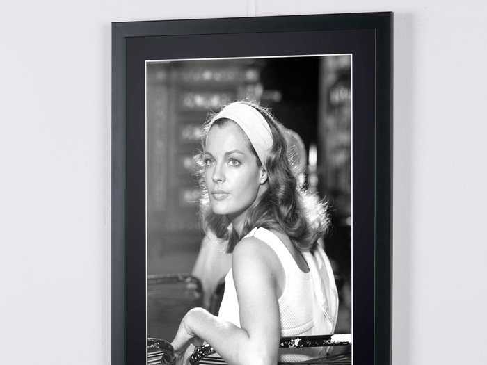 Les choses de la vie 1970 - Romy Schneider - Fine Art Photography - Luxury Wooden Framed 70X50 cm  - Limited Edition Nr 03 of 30 - Serial ID - Original Certificate (COA), Hologram Logo Editor and QR Code - 100% New items.