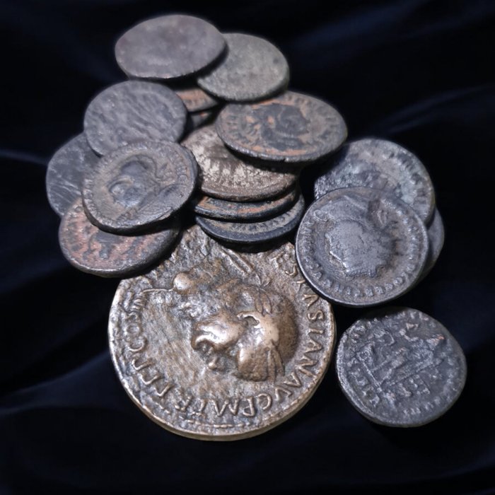 Romarriket Lot of 18 Roman coins + 1x Copy of sestertius from 18-19 century Vespasian "Judaea Capta" series  (Ingen mindstepris)