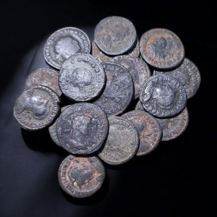 Romarriket Lot of 18 Roman coins + 1x Copy of sestertius from 18-19 century Vespasian "Judaea Capta" series  (Ingen mindstepris)