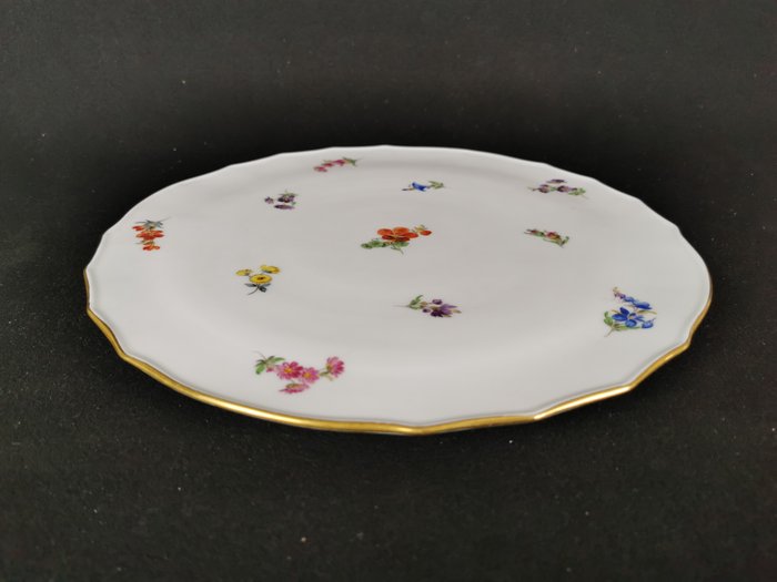 Meissen - Bakke - Bakkediameter 32 cm - Spredt blomst - 1.Wahl (1924-1934) - Porcelæn