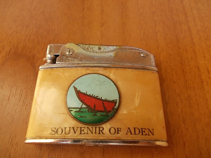 Raro accendino automatico souvenir dello Yemen - anni 50 - Lighter - Stål