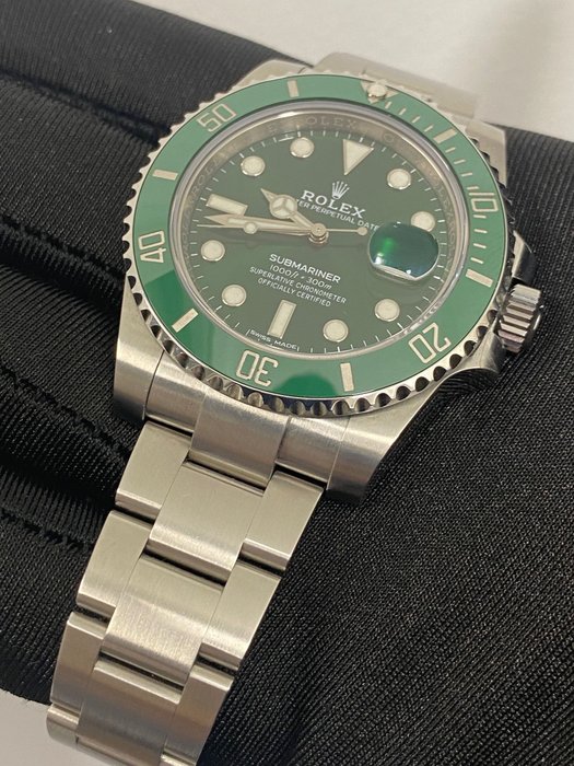 Rolex - Submariner Hulk - 116610LV - Unisex - 2021 GREEN CARD udgået