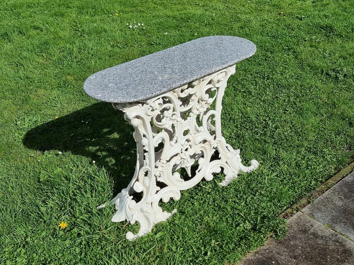 Hand-crafted Bar Table, Marble  Iron - Lampebord - Jern, Marmor