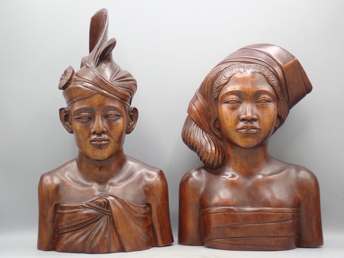 Carved bridal couple - Figur - Indonesien  (Ingen mindstepris)