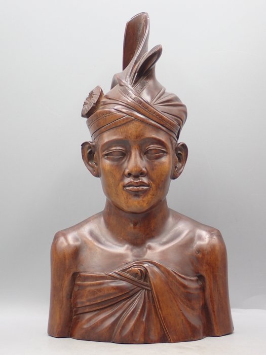 Carved bridal couple - Figur - Indonesien  (Ingen mindstepris)