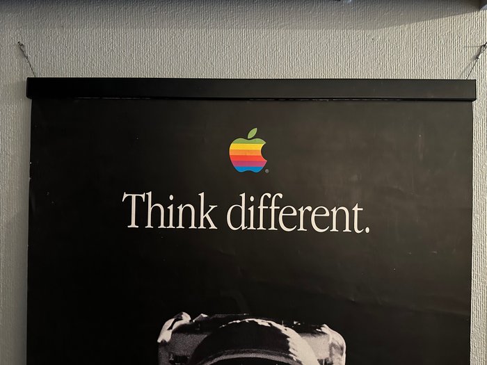 autre - Apple - Bannière vynile Apple Think Different Buzz Aldrin - 1990‹erne