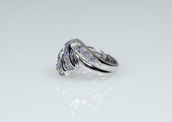 Ingen mindstepris - Ring - 925 sølv - tanzanite (testet)