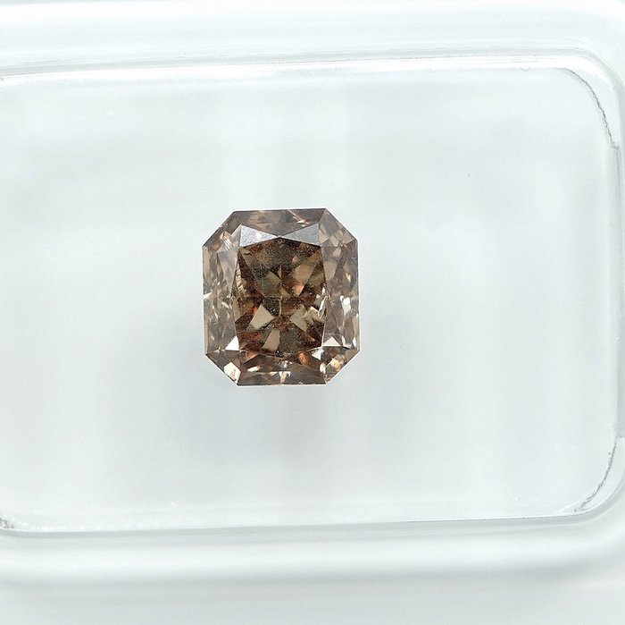 1 pcs Diamant  (Naturfarvet)  - 1.10 ct - Radiant - Fancy Gullig Brun - SI2 - Gem Report Antwerp (GRA)