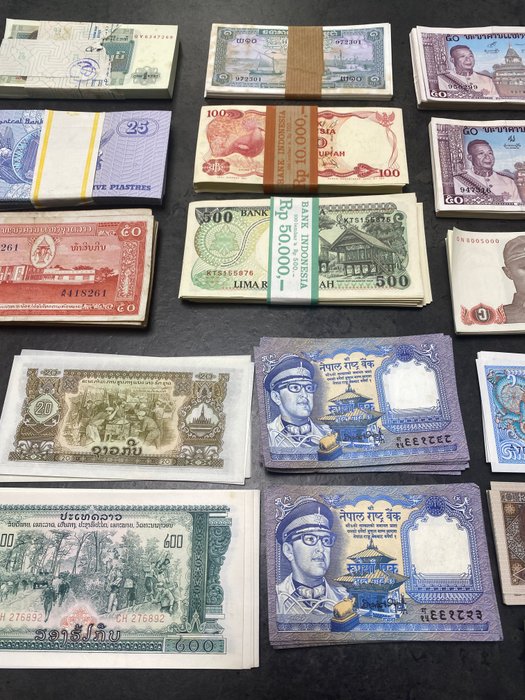 Verden. - 1175 Asian Banknotes. - various dates