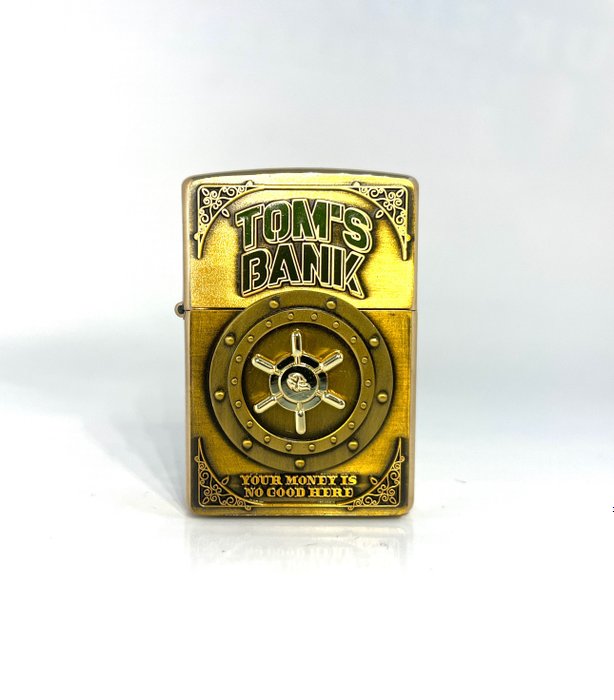 Zippo - Zippo Tom’s brass gold bank limited - Lommelighter - Emalje, Forsølvet, Messing, Træ