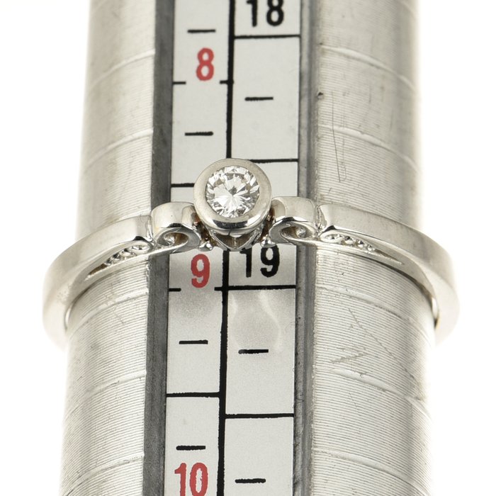 Ring - 18 kraat Hvidguld Diamant (Natur)