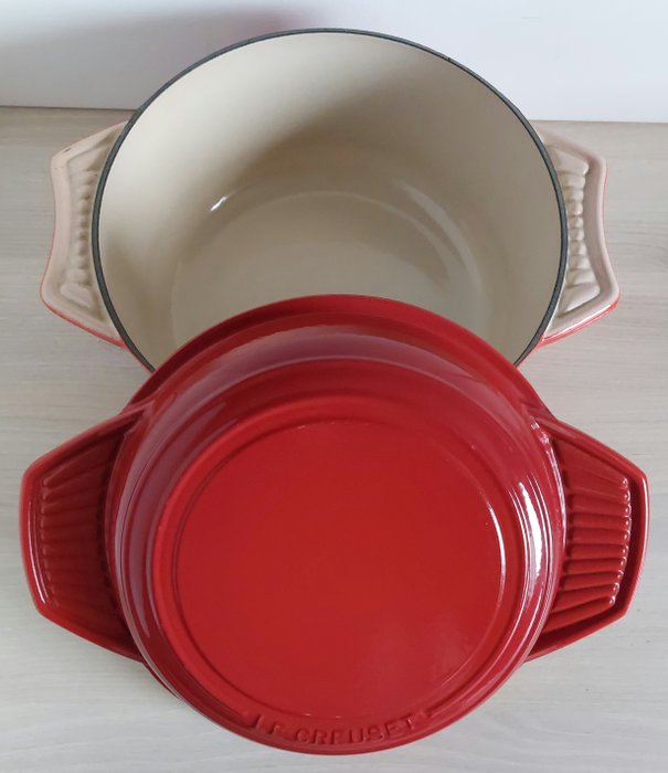 LE CREUSET - Kasserolle - Støbejern, emalje - Sjælden, lavet i Frankrig