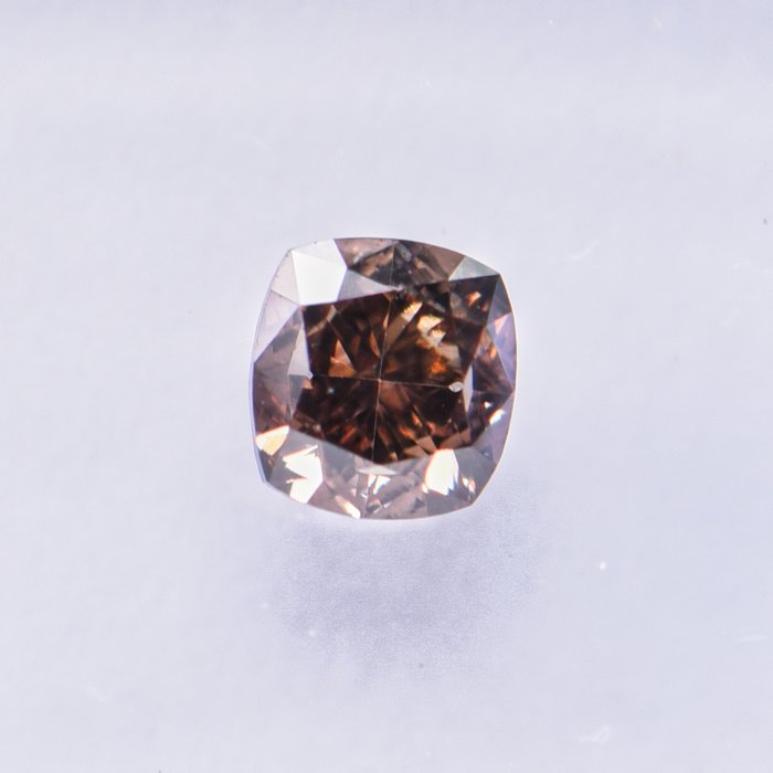 Ingen mindstepris - 1 pcs Diamant  (Naturfarvet)  - 0.38 ct - Pude - Fancy dark Orange Brun - VS1 - International Gemological Institute (IGI)