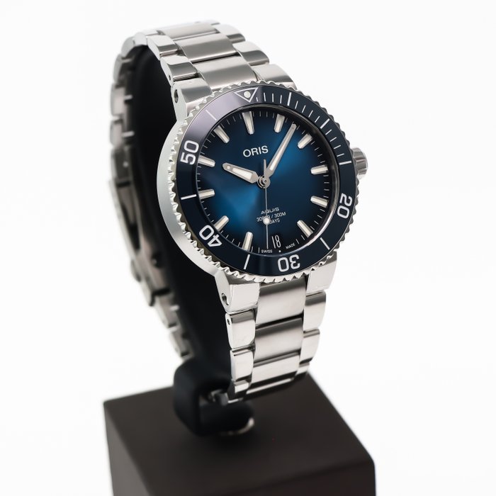 Oris - Aquis Date Calibre 400 - Mænd - 2011-nu