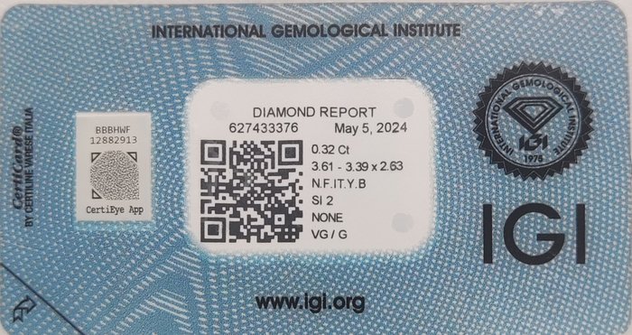 Ingen mindstepris - 1 pcs Diamant  (Naturfarvet)  - 0.32 ct - Firkantet med slebne hjørner - Fancy intense Gullig Brun - SI2 - International Gemological Institute (IGI)