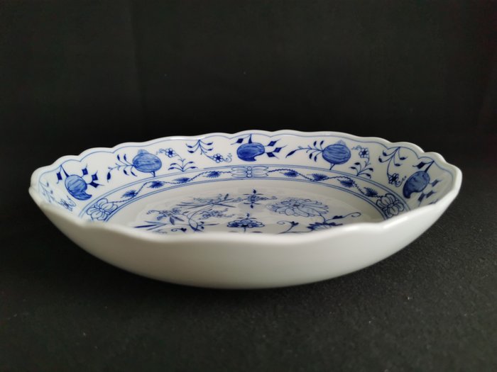 Meissen - articolo raro - Cipolla blu dipinto a mano -piatto fondo grande -1. Wahl  迈森瓷器 マイセン - Serveringstallerken - Porcelæn