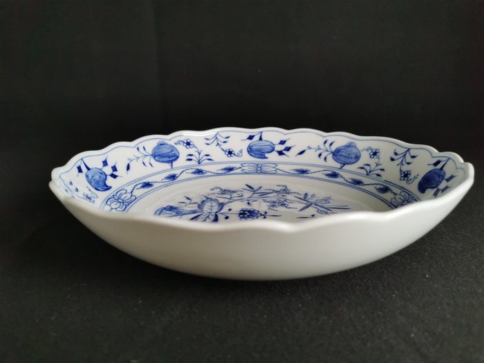 Meissen - articolo raro - Cipolla blu dipinto a mano -piatto fondo grande -1. Wahl  迈森瓷器 マイセン - Serveringstallerken - Porcelæn