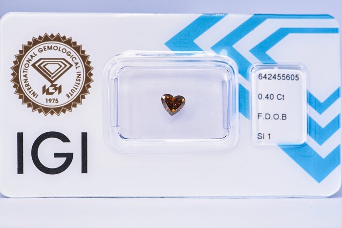 Ingen mindstepris - 1 pcs Diamant  (Naturfarvet)  - 040 ct - Hjerte - Fancy dark Orange Brun - SI1 - International Gemological Institute (IGI)